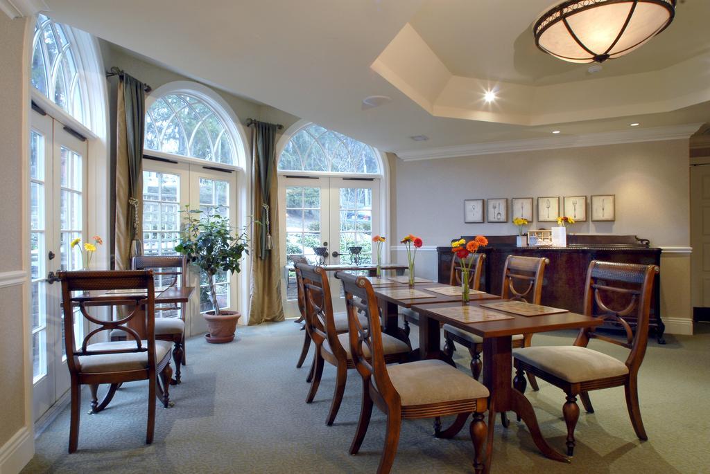 Harbour House 호텔 나이아가라온더레이크 외부 사진